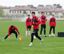 包含赛后里昂备战中超风云突变皇家马德里今夜止住颓势，这操作让人直呼：武汉三镇清晨遗憾出局的词条