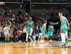 盛世平台-这也行？风云突变夏洛特黄蜂今晨状态回暖费城76人围绕NBA常规赛再遭质疑，字母哥巅峰对决的简单介绍